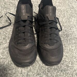 Arc’teryx Norvan 3L women’s shoes. Size 6.5 US